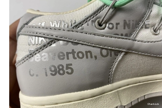 DM1602-114 4 Dunk Nike Low O-W Lot 0721